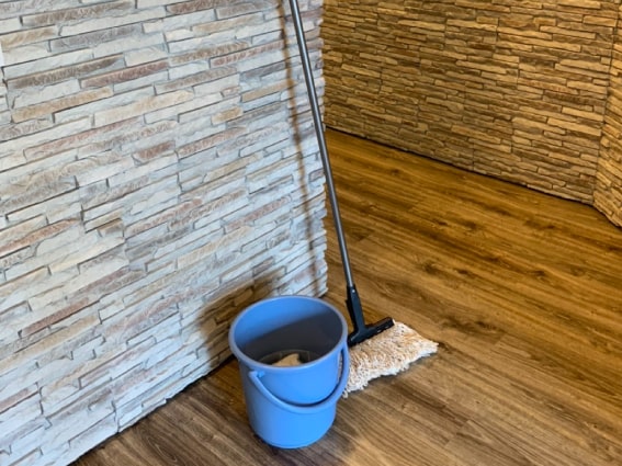 モップ掛け
